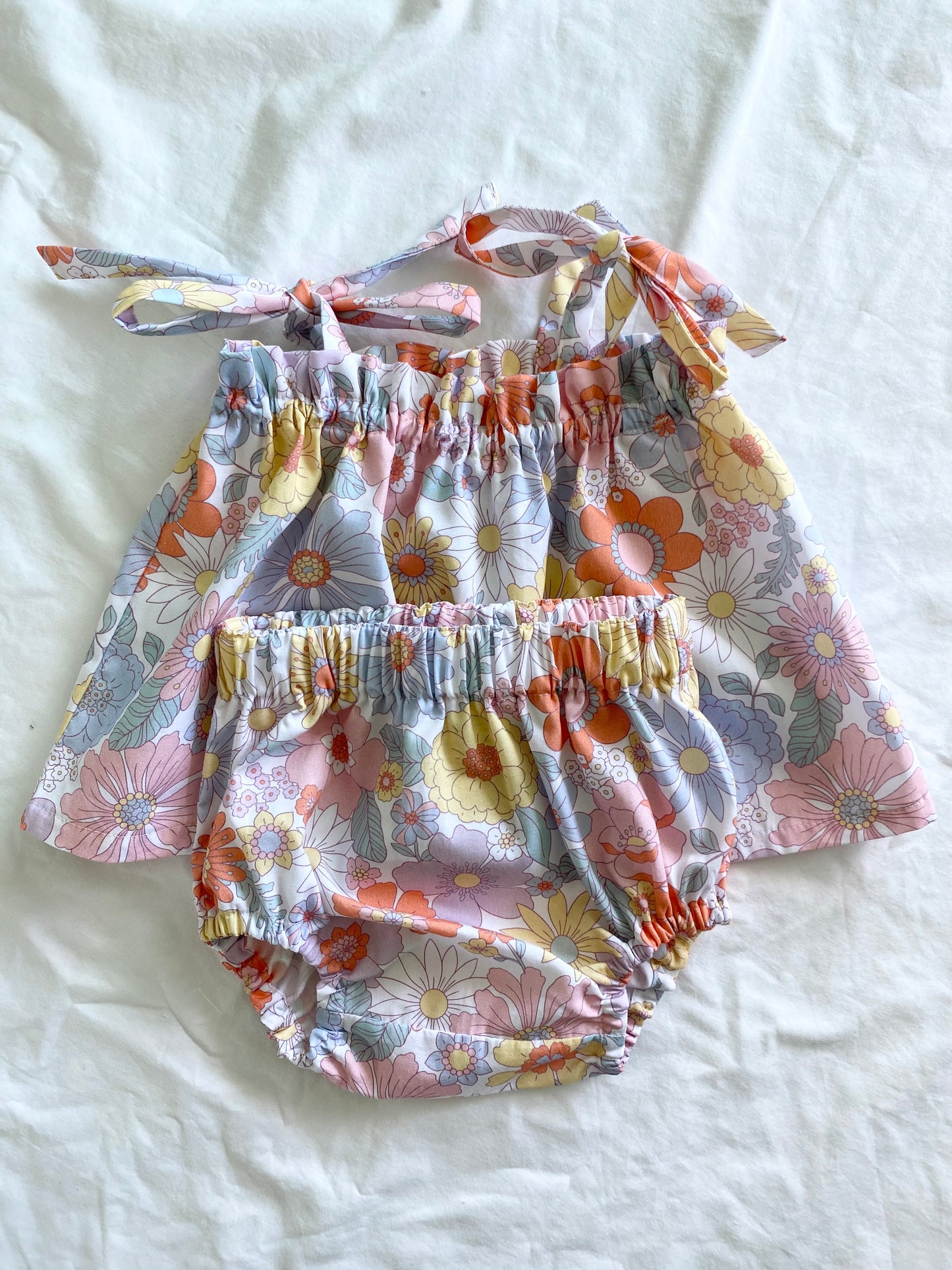 Libby Shoestring Peplum Set - Retro Floral