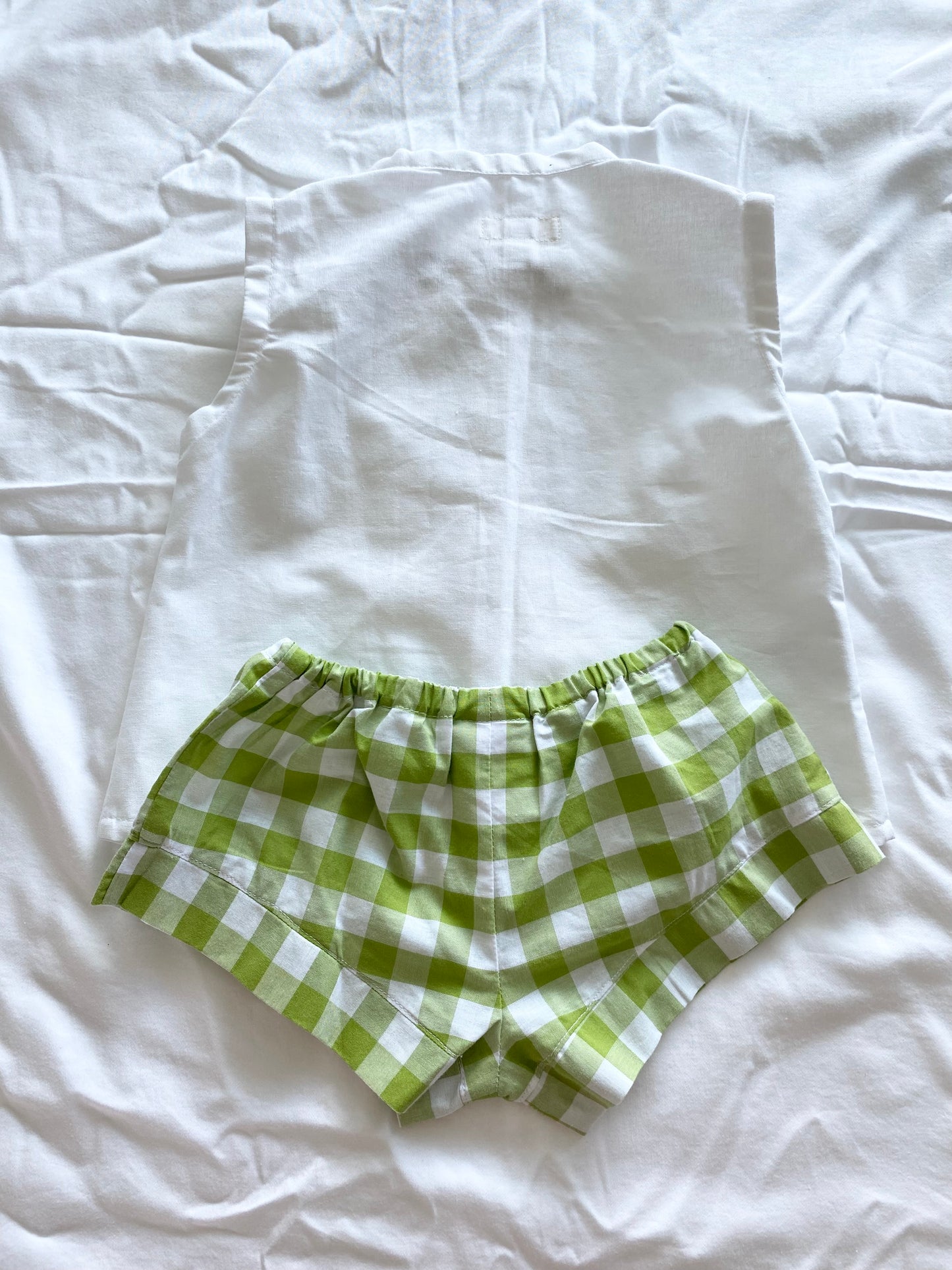 ZaiZai Baby Short Set - 100% Cotton - White Buttoned Top with Apple Green Gingham Boy Short