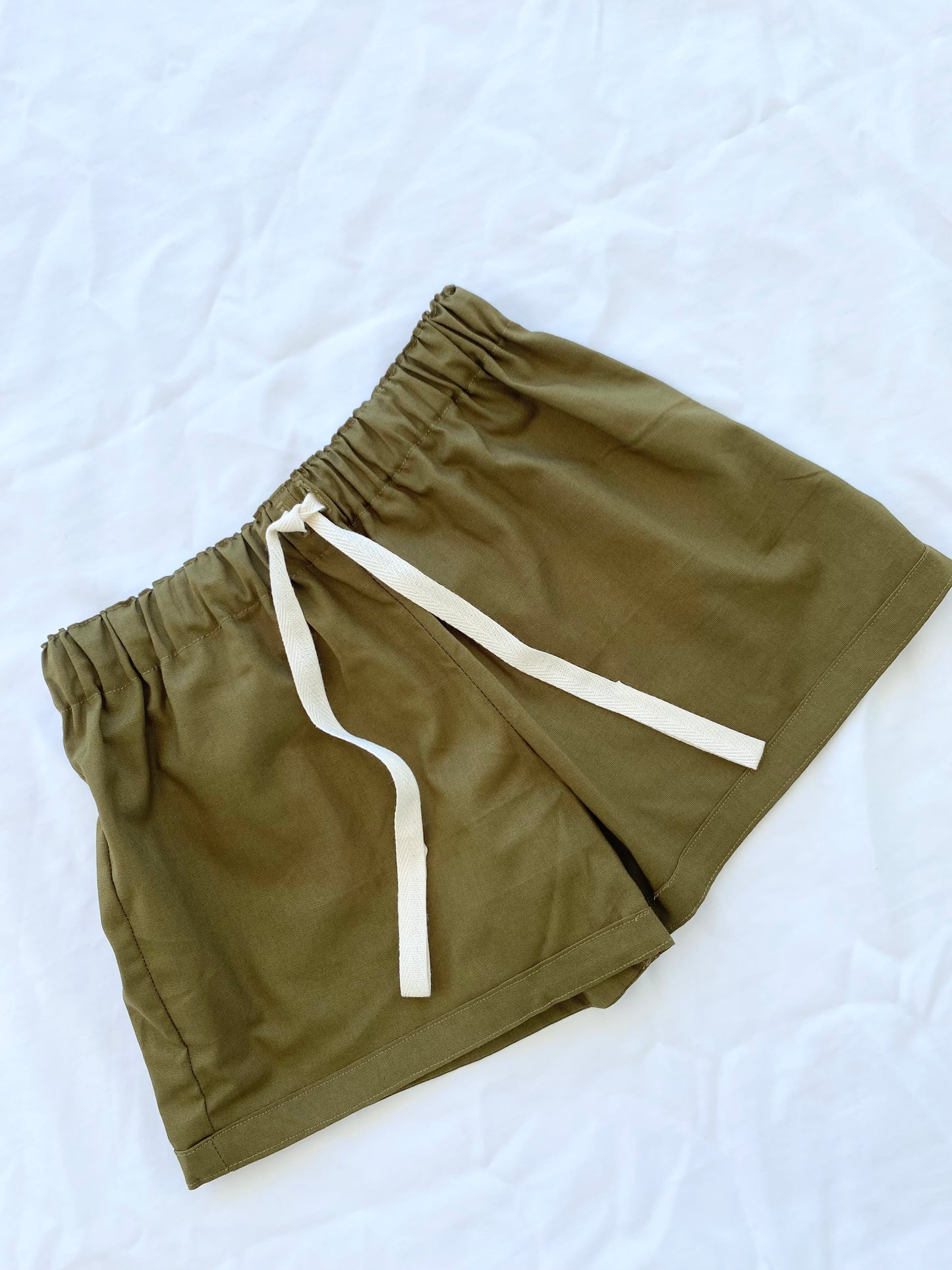 Unisex Basic Shorts - Cotton Kale